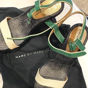 Nice woven black wedge with cream & emerald green